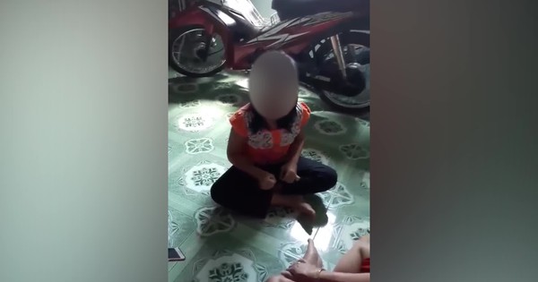 Clip: Bé gái 10 tuổi kể bị bố ruột xâm hại liên tục trong nhiều năm, bà nội biết mà không tố cáo