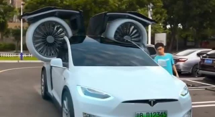 Nếu đến một ngày xe hơi Tesla có thể cất cánh thì trông sẽ thế nào?