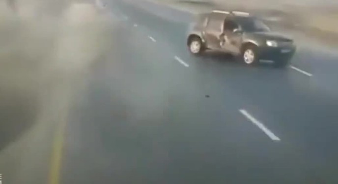 Lạng lách đánh võng trên cao tốc, tài xế gây tai nạn nghiêm trọng