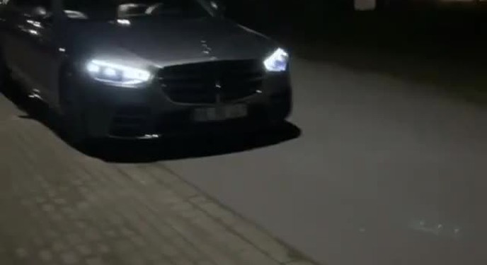 Hệ thống đèn pha mới trên Mercedes-Benz S-Class ảo diệu như thế nào?