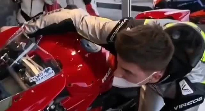 Chất chơi như Ducati: Mang hẳn V4 vào game đua xe mô phỏng