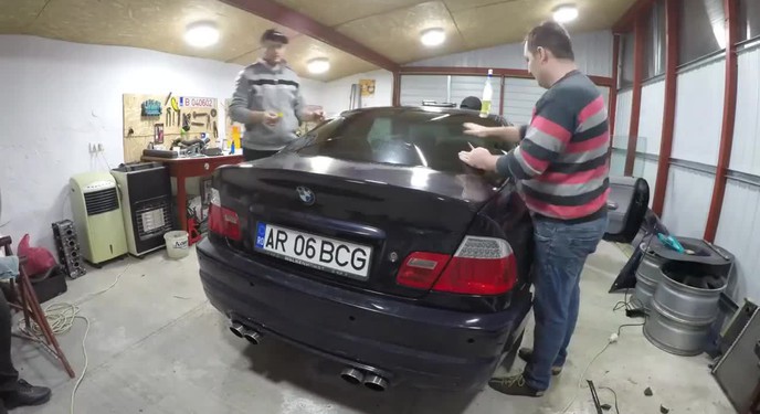 Tua nhanh quá trình khôi phục chiếc BMW e46 Coupe cũ nát trong 10 phút