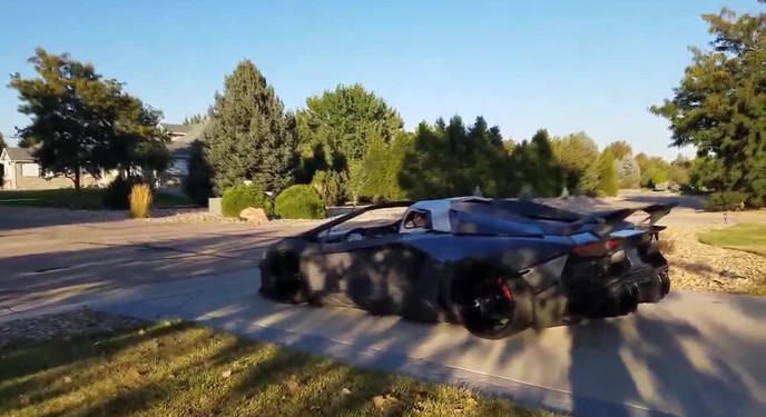 Lamborghini Aventador tự chế bằng máy in 3D lăn bánh