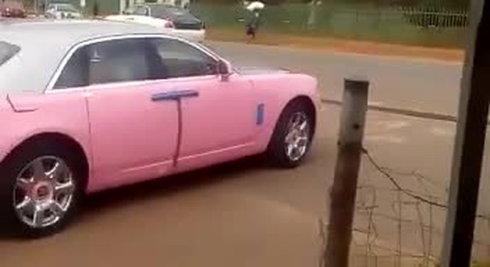 Dàn xe Rolls-Royce đủ màu sắc của quốc vương Eswatini