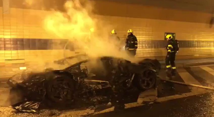 Lamborghini Aventador độ Mansory siêu hiếm cháy thành than