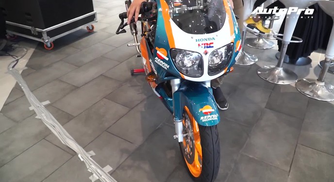 Chi tiết Honda NSR 150 độ hơn 200 triệu đồng tiền đồ chơi của biker Sài Gòn
