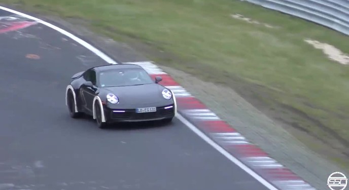 Porsche 911 gầm cao bí ẩn xuất hiện tại Nurburgring