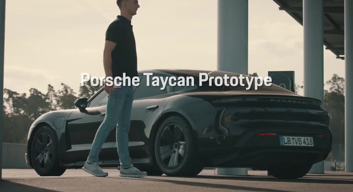 Porsche Taycan drift vào sách kỷ lục Guinness