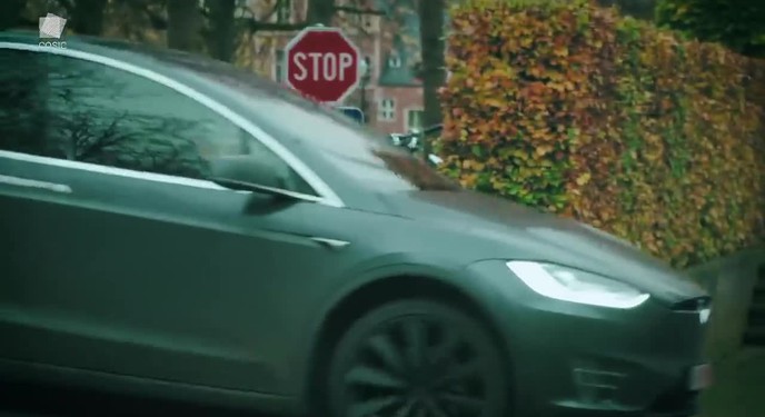 Xe Tesla Model X dễ bị hack và đánh cắp