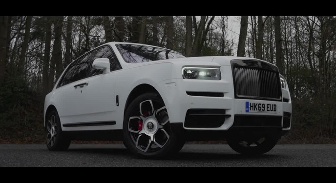 Rolls-Royce Cullinan drift đầy nghịch lý