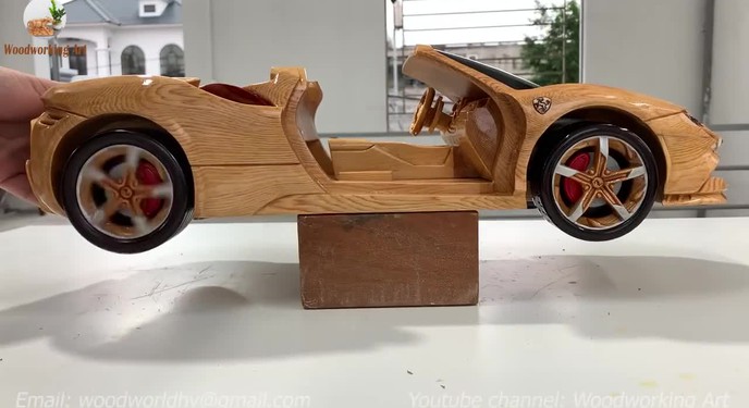 Ferrari SF90 Spider làm từ gỗ của thợ Việt