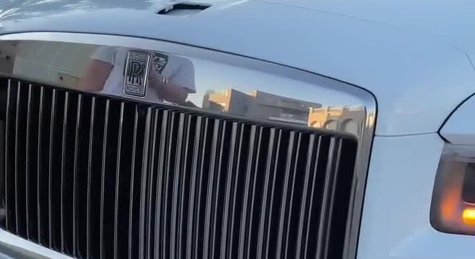 Rolls-Royce Cullinan độ theo yêu cầu Hoàng gia UAE