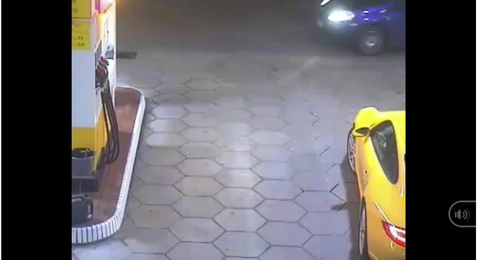 Video trộm xe Porsche