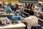 Chấn chỉnh tình trạng tập trung đông người tiêm vắc-xin ở Nhà thi đấu Phú Thọ